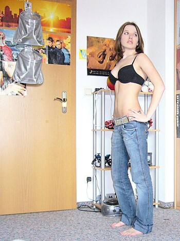 Young gf Becca pose at home - Photo 343