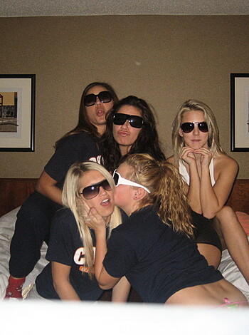 Crazy college party - Photo 73