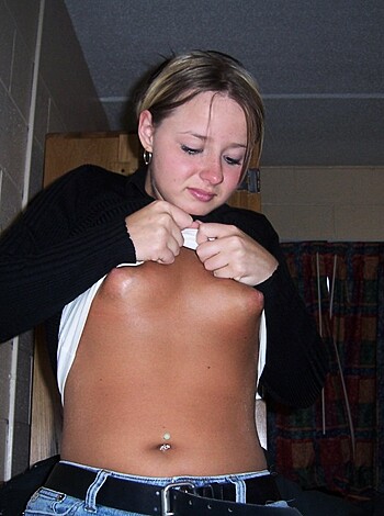 Sucking girlfriend - Photo 16