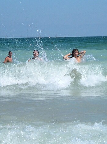Nice topless on the beach - Photo 9