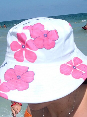 Nice topless on the beach - Photo 22