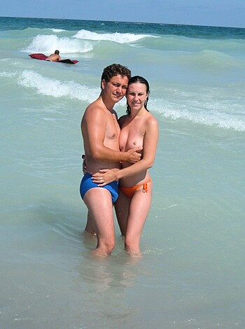 Nice topless on the beach - Photo 26