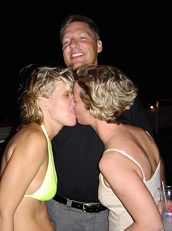 Mature group fuck - Photo 9