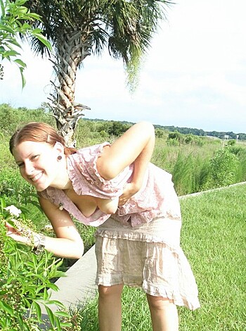Florida sunshine without panties and bras - Photo 4