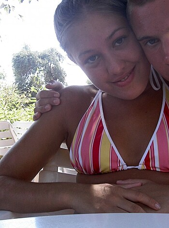 Topless vacation on the beach - Photo 1