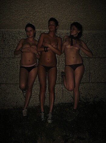PikoTOP - Outdoor group sucking teengirls - Photo 9