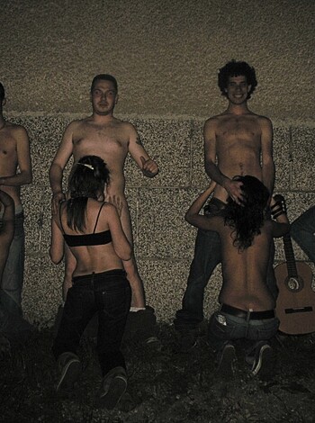 PikoTOP - Outdoor group sucking teengirls - Photo 29