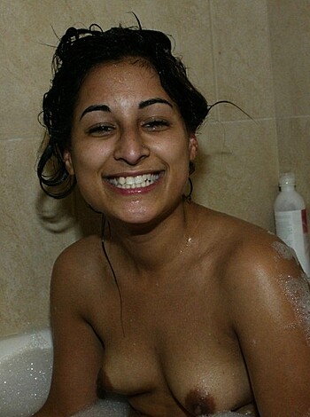 Bathing girlfriend - Photo 21