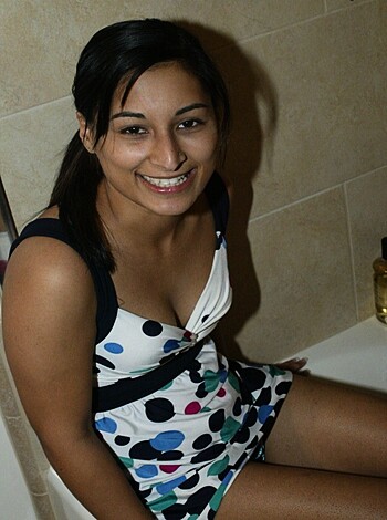 Bathing girlfriend - Photo 23