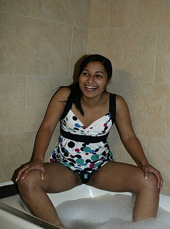 Bathing girlfriend - Photo 28