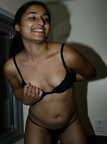 Bathing girlfriend - Photo 57