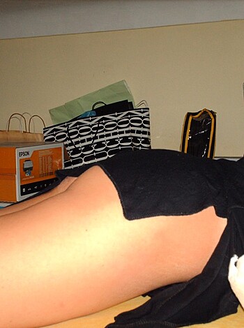Slim girl pose at home - Photo 54