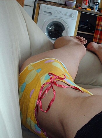 Slim girl pose at home - Photo 88