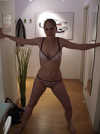 Naked german girlfriend - Photo 6