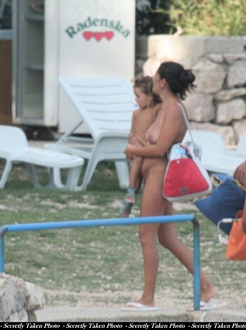 "F**k me running, you gotta see this sh*tty ass shot of some nude d*ckheads at the goddamn beach."