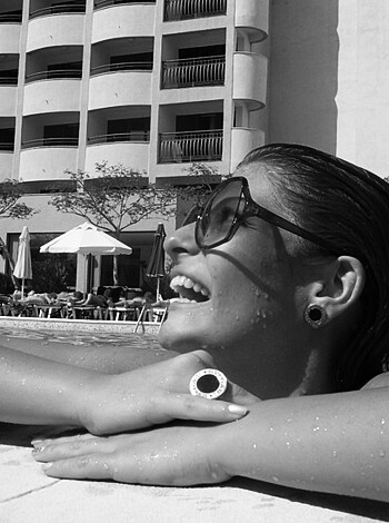 Topless vacation on the beach - Photo 61