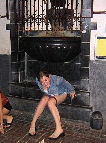Groups of girls pissing in public - peeing on curb - Photo 7