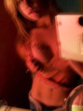 Young blonde selfshots - Photo 4
