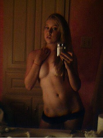 Young blonde selfshots - Photo 17
