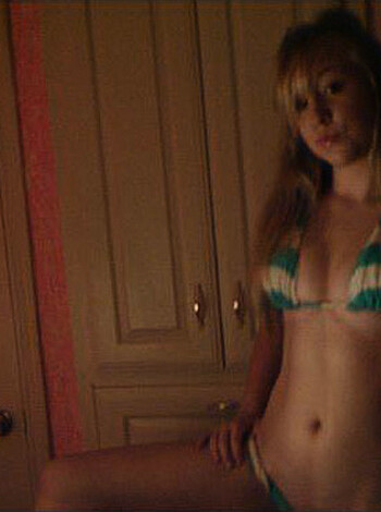Young blonde selfshots - Photo 22