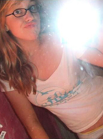 Young blonde selfshots - Photo 27