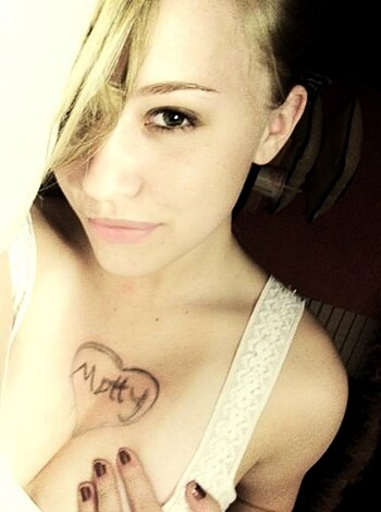 Young blonde selfshots - Photo 32