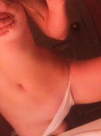 Young blonde selfshots - Photo 60