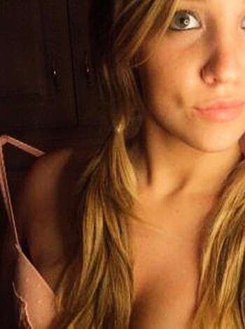 Young blonde selfshots - Photo 73
