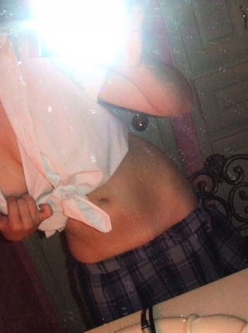 Young blonde selfshots - Photo 105