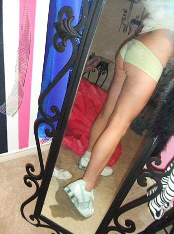 Young blonde selfshots - Photo 106