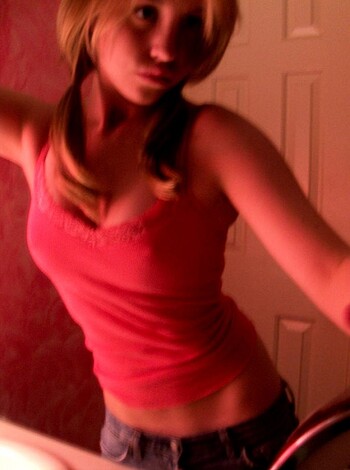 Young blonde selfshots - Photo 147