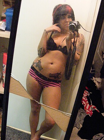 Selfshots - tatooed peacock - Photo 3