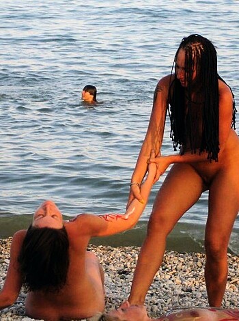 Amateur nudist teen beach pussy - Photo 23
