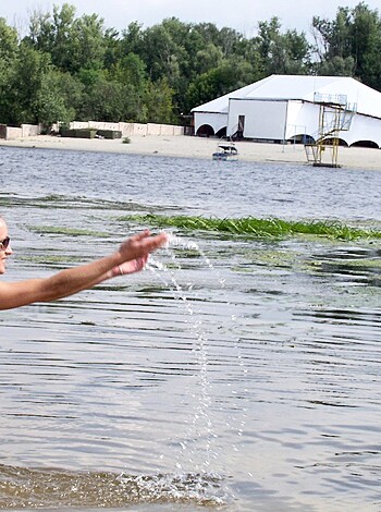 Nude girls by the river - 10 - Photo 28