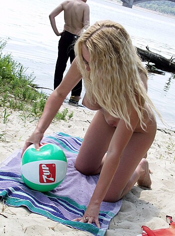 Nude girls by the river - 07 - Photo 1