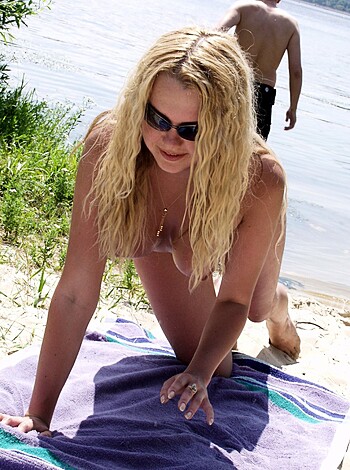 Nude girls by the river - 07 - Photo 49