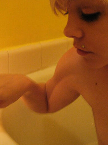 Naked young blodne smokign in bathtube - Photo 80