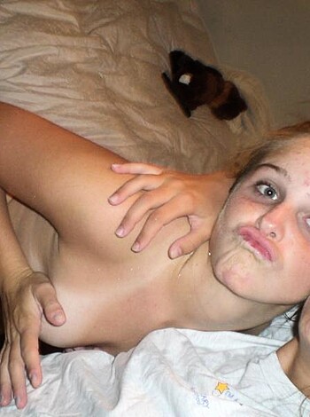 "Here's a fuckin' pic of two chicks suckin' face."
