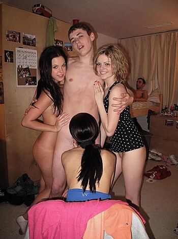Amateur college dorm sex party - Photo 84