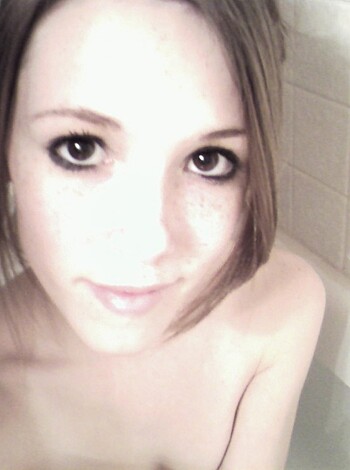 Girls in bath 43 - Photo 8