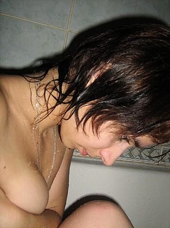 Girls in bath 25 - Photo 39