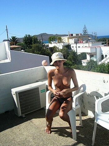 "A fucking nude bitch chillin' on a dick-swingin' chair."