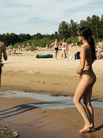 Pikotop - girl naked at beach - Photo 4