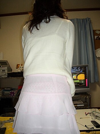 Shaved pussy of young asian girl - Photo 19