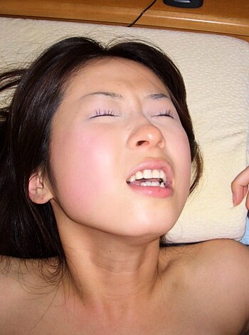 Shaved pussy of young asian girl - Photo 110