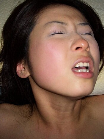 Shaved pussy of young asian girl - Photo 118