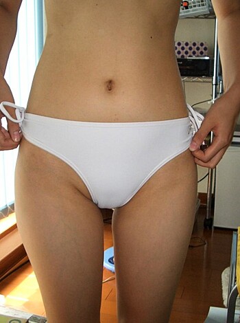 Shaved pussy of young asian girl - Photo 141