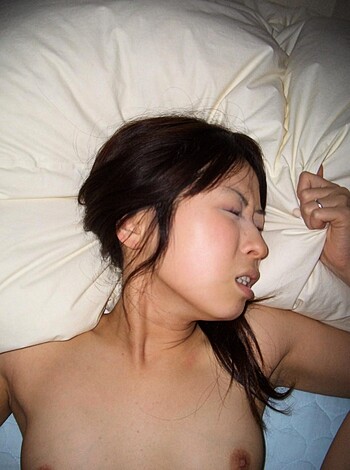 Shaved pussy of young asian girl - Photo 223