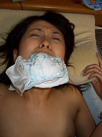 Shaved pussy of young asian girl - Photo 243
