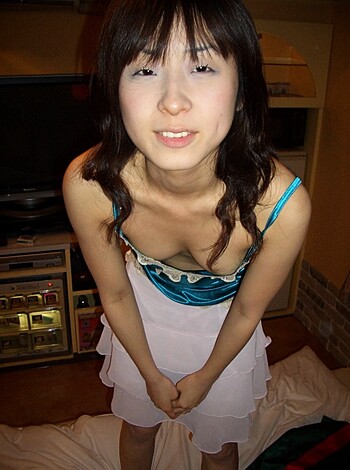 Shaved pussy of young asian girl - Photo 288